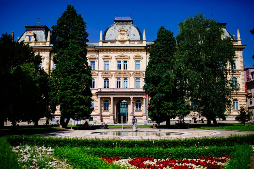 University of Maribor logo